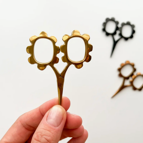 Notions: Cut, Measure, Darn, Pom Makers - beWoolen