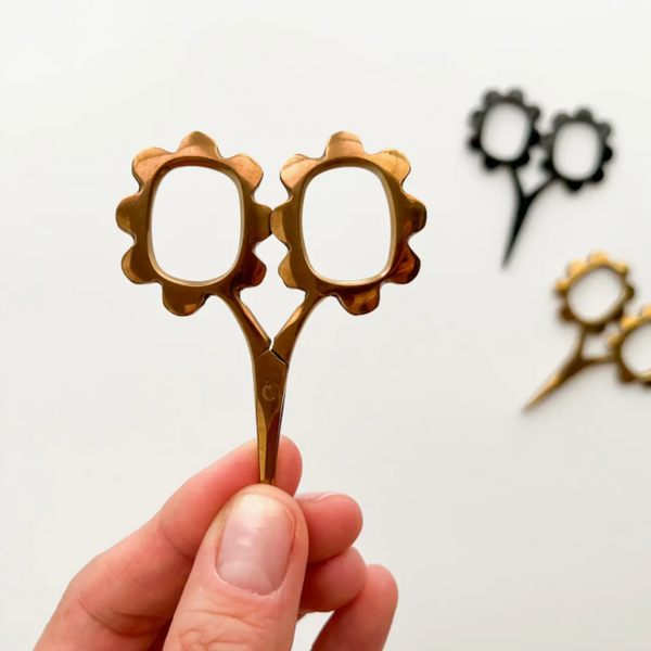 Notions: Cut, Measure, Darn, Pom Makers - beWoolen