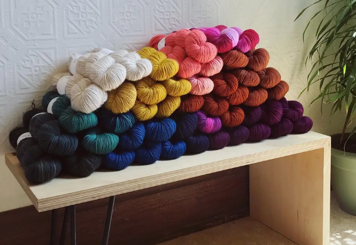 BEEDEN ヴィデン MIX YARN HOLE DESIGN TOPS 3 skeins orange variegated sock yarn HWS Markoma b.v. Cosmos