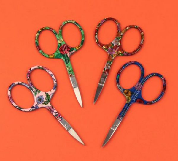 Notions: Cut, Measure, Darn, Pom Makers - beWoolen